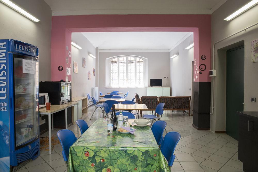 Ostello San Filippo Neri Modena Exteriér fotografie